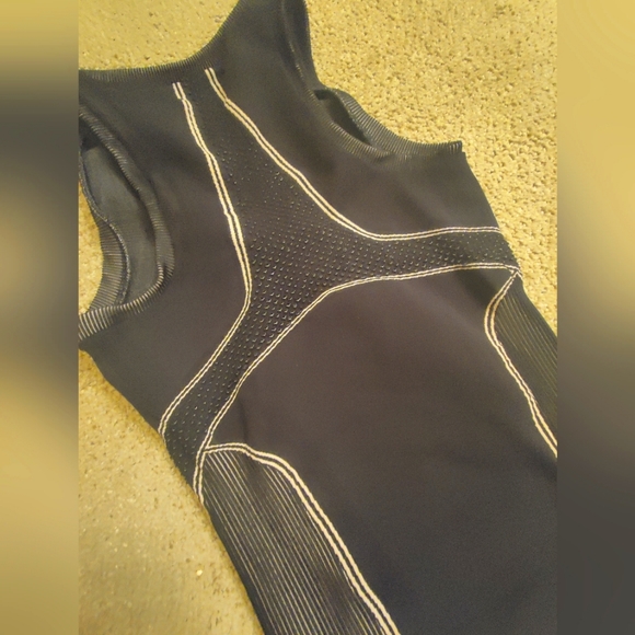 Carbon 38 Workout Tank XS - Picture 2 of 10
